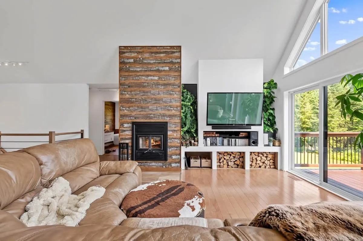 Living room with fireplace